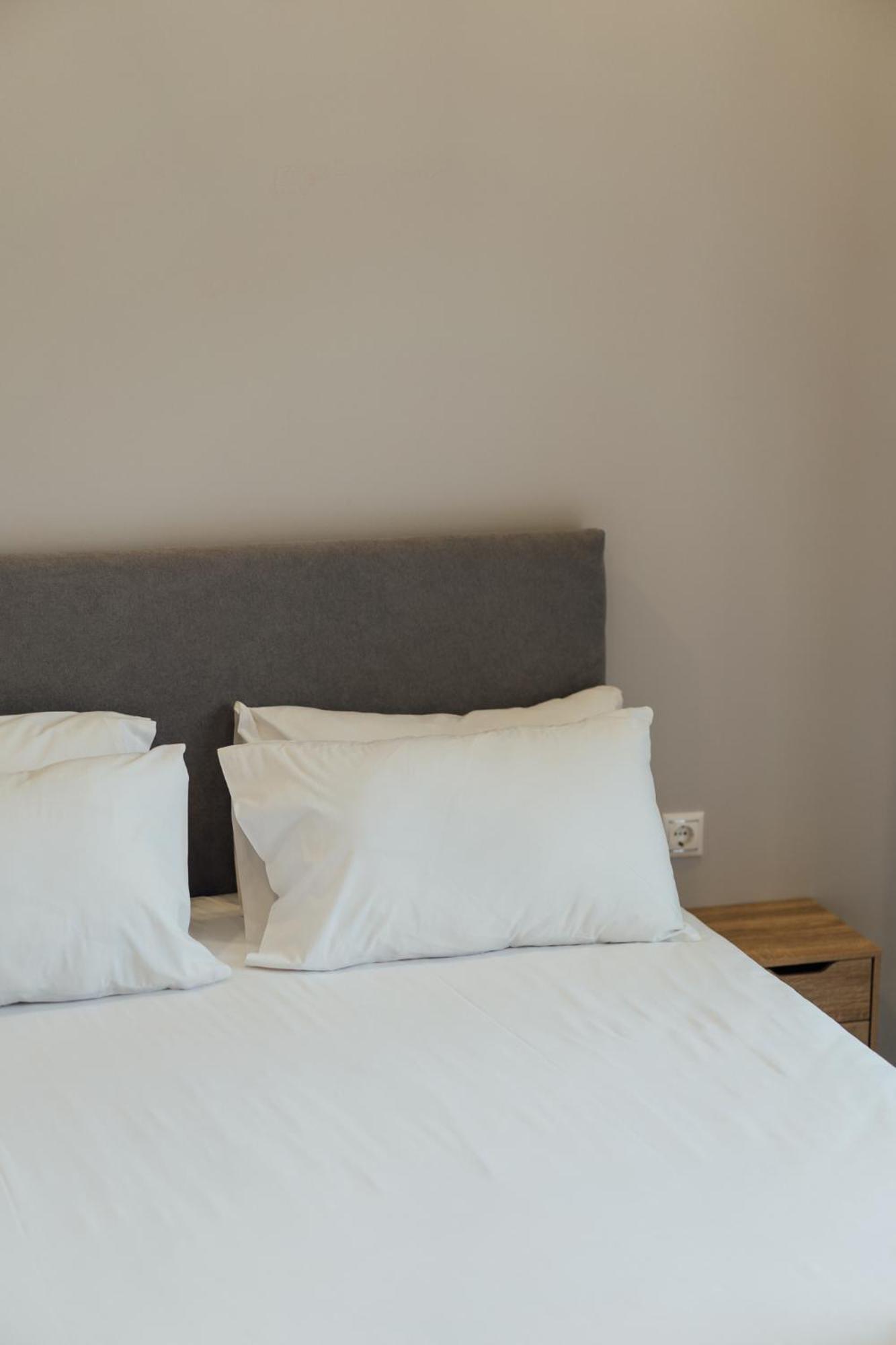 Blue Waves Luxury Suites By The Sea Plomari Exterior foto